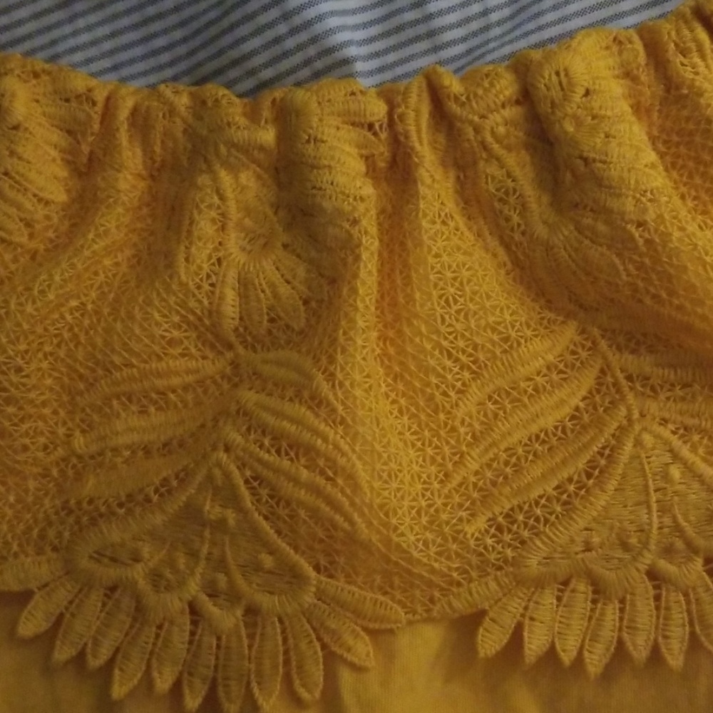 Off the shoulder shirt - Picture 3 of 3